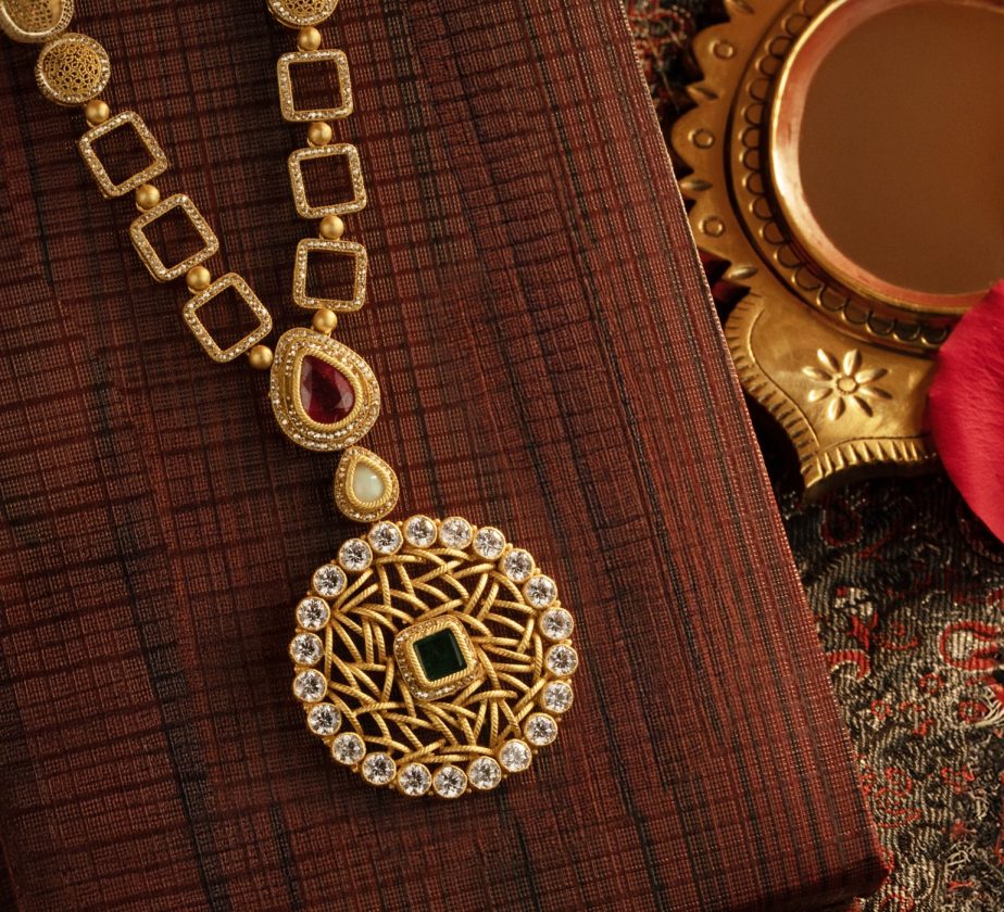 Understanding Gold Rates in UAE: Why They Matter More Than You Think.