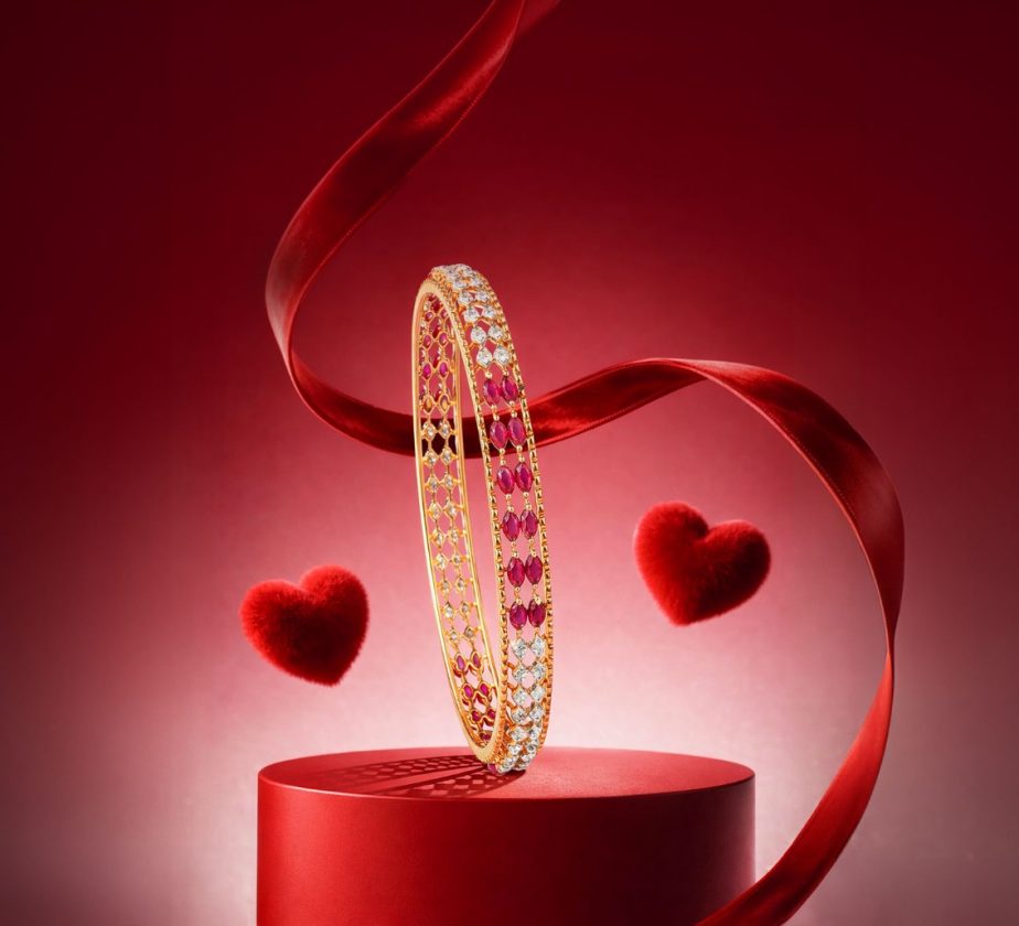 The Evolution of Elegance: Minimalist Jewelry Trends in the UAE | Aksara Jewellers